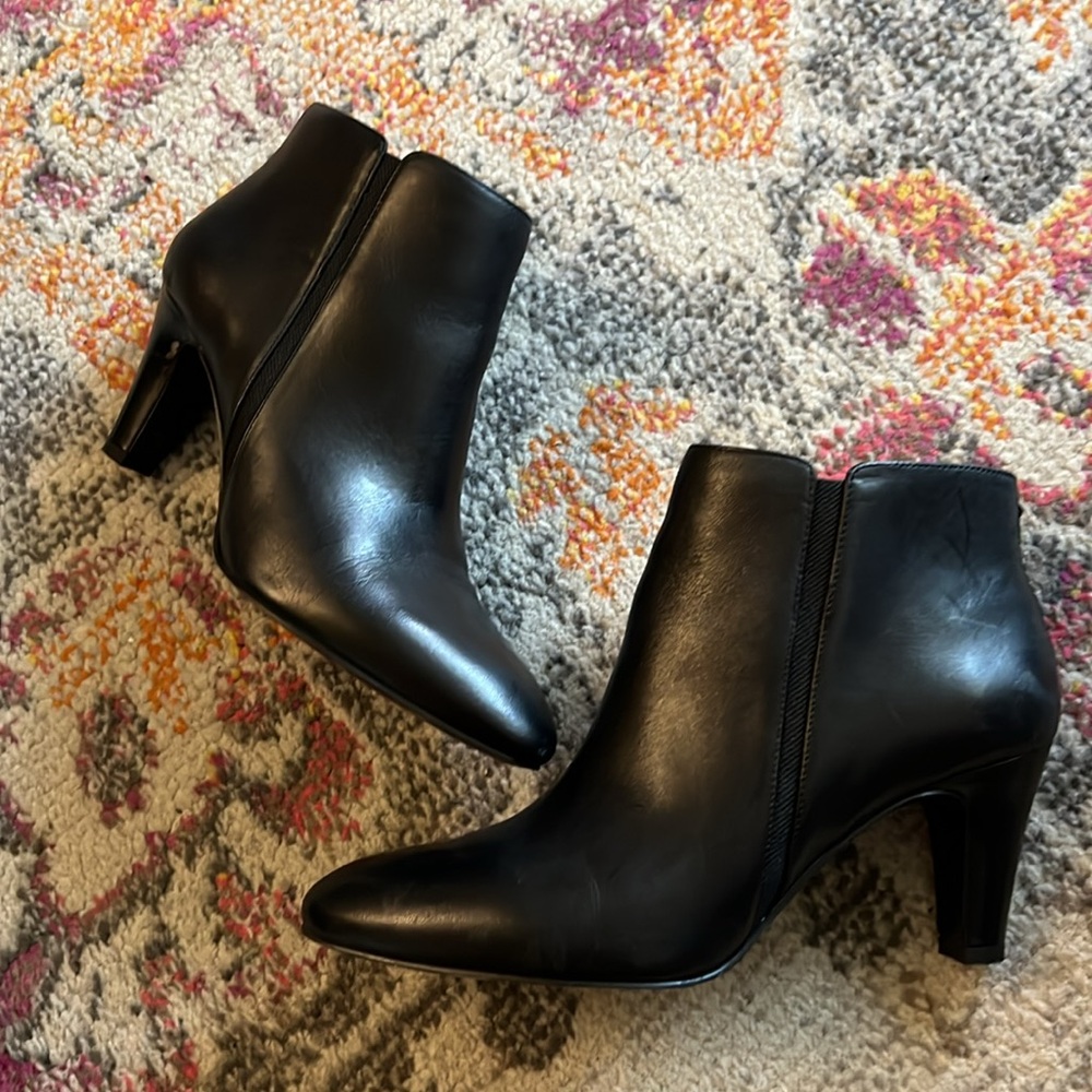 Bandolino Ankle Boot leather black heels 8.5M